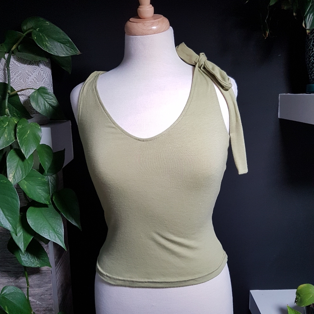 🌟3 For $20🌟NWOT Y2K tank top